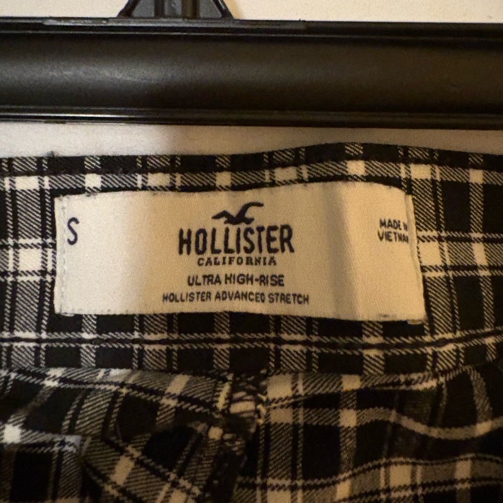 Hollister Ultra High Rise Monochrome Checkered Stretch Pants
